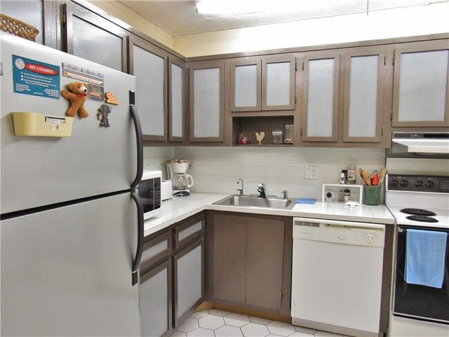 Building Photo - 2661 S Course Dr