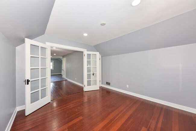 Building Photo - 4831 N 70th St