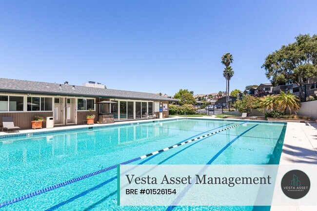 Building Photo - Your Bay Area Escape Awaits in Beautiful Tiburon