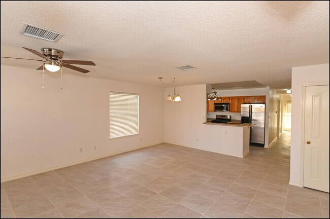 Building Photo - 648 Wind River Ave