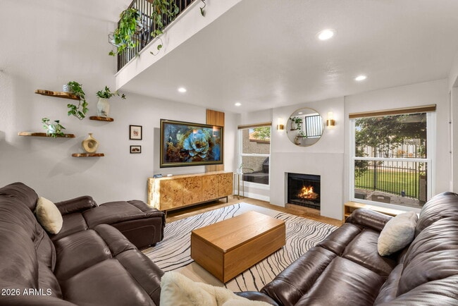 Building Photo - 7609 N Lynn Oaks Dr