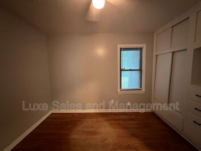 Building Photo - 3409 Willow Creek Dr