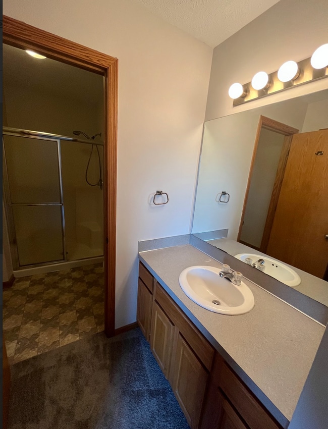 Building Photo - 4-Bedroom Plattsmouth Home with Lake Access!!