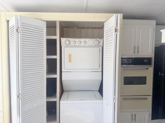 Washer/Dryer Closet - 847 Oakwood Dr