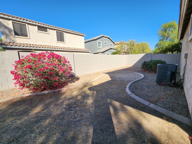 Building Photo - 3632 E Temecula Way