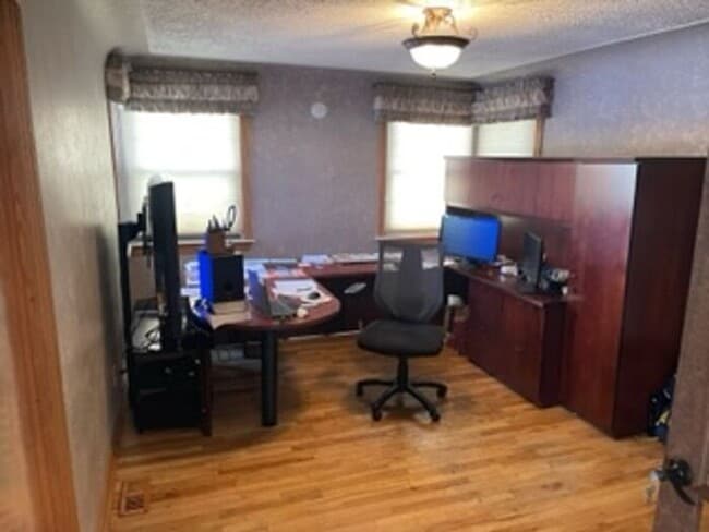 Building Photo - Lake Oakland Lakefront Home - 3 Bedroom 2 ...