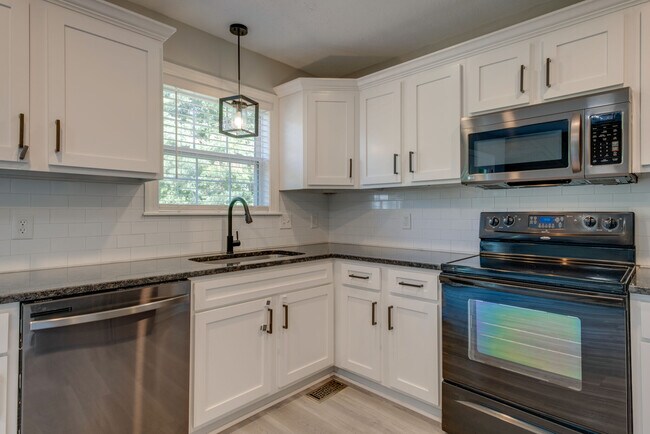 Building Photo - 103 Hunterwood Ct