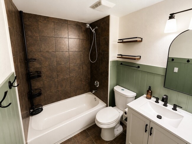 Building Photo - 1201 Centaur Cir