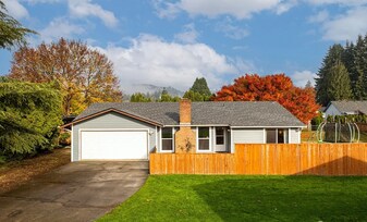 Building Photo - 410 Cedar Ave