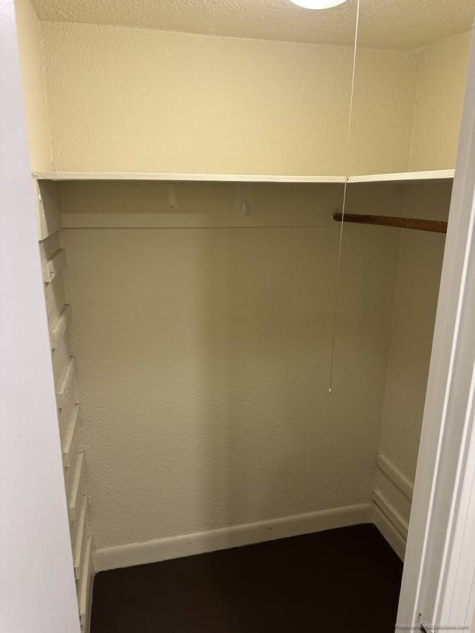 Building Photo - 177 Thorndike St