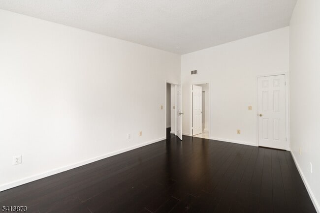 Building Photo - 11 Colton Cir