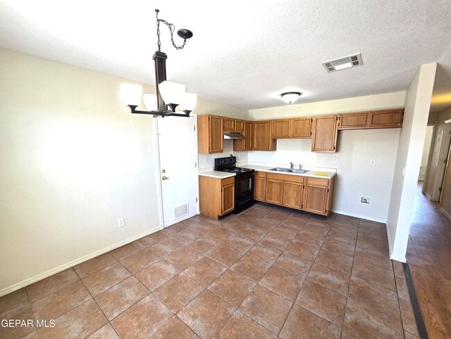Building Photo - 2304 Tierra Serena Rd