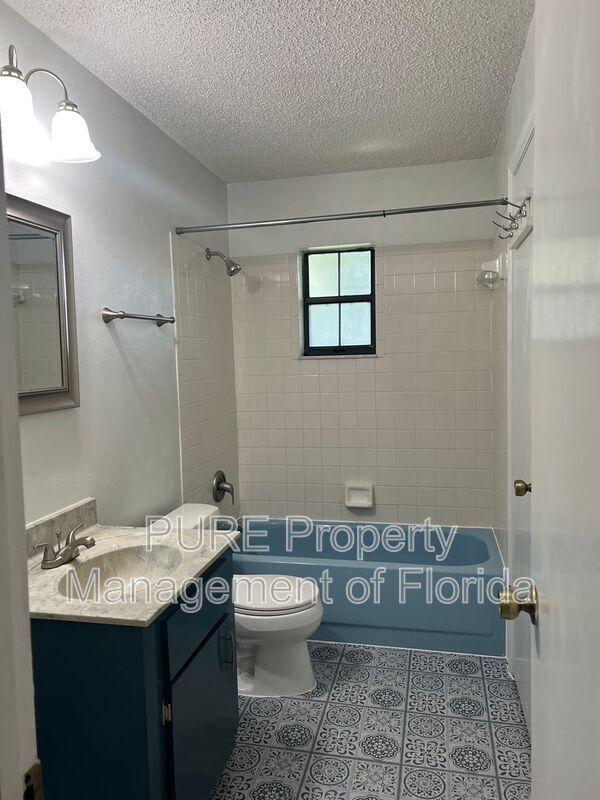 Building Photo - 70 Almond Rd