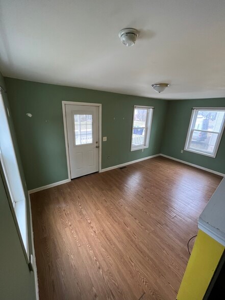 Building Photo - 557 Postal St