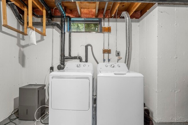 Building Photo - 232 Woodmont Dr