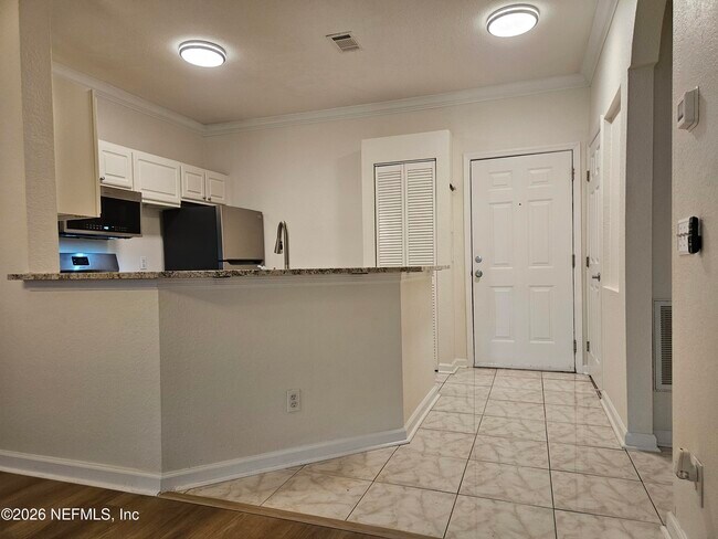 Building Photo - 13810 Sutton Park Dr N