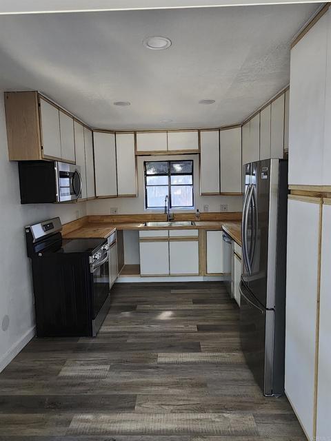 Building Photo - 1008 Manzanita Dr