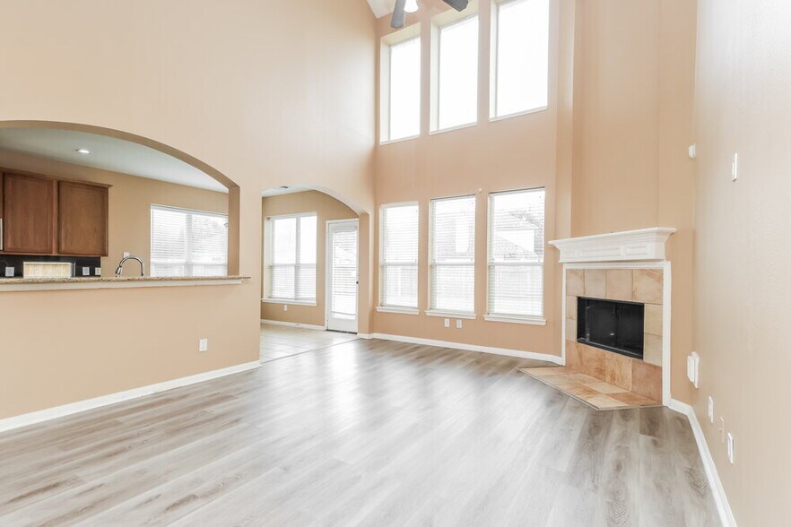 Building Photo - 17907 Calico Glen Ln