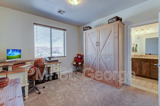 Building Photo - 2823 Kenzies Way