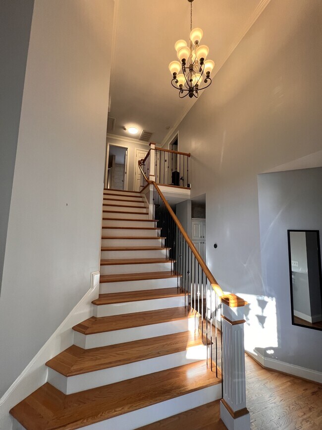 Building Photo - 757 Charleston Pl