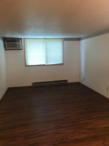 Building Photo - 906 Benton Dr