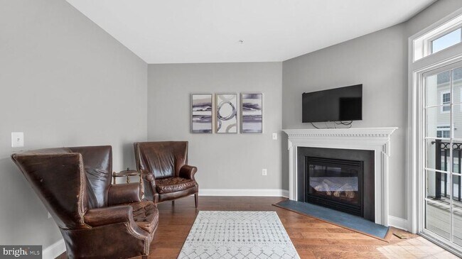 Building Photo - 7674 Maple Lawn Blvd