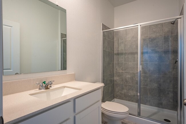 Building Photo - 696 Daring Dr