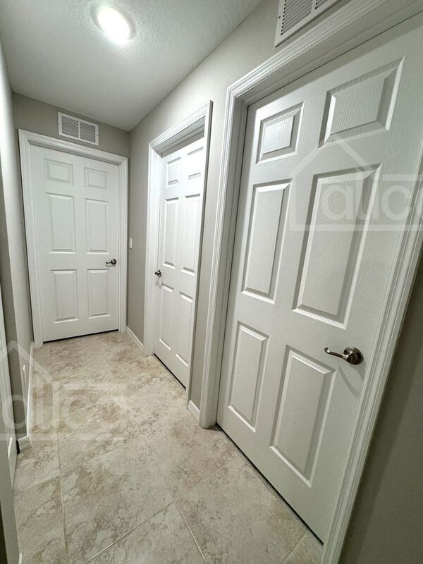 Building Photo - 3271 Hale Ave