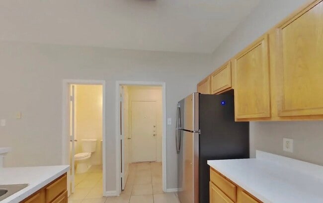 Building Photo - MOVE IN READY