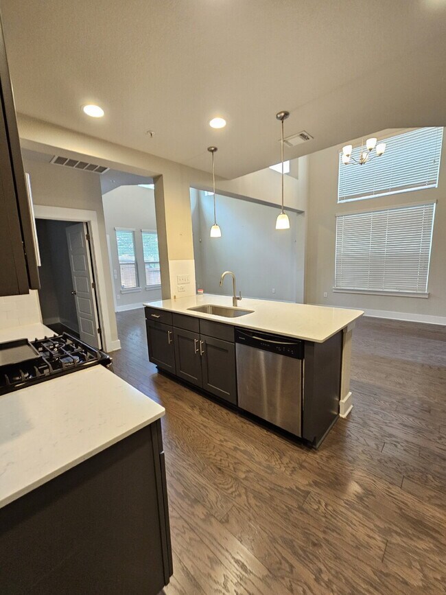Building Photo - Experience Modern Living: Spacious 3-Bed, 3-Bath Townhome with Two Primary Bedrooms