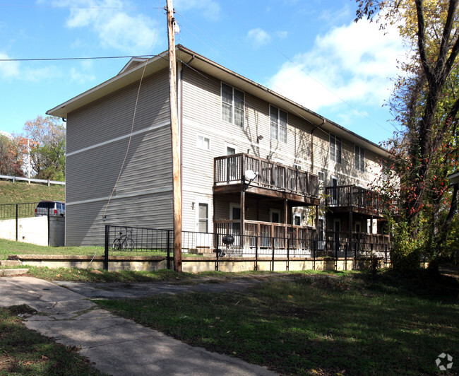 Building Photo - Barton Oaks Apartments