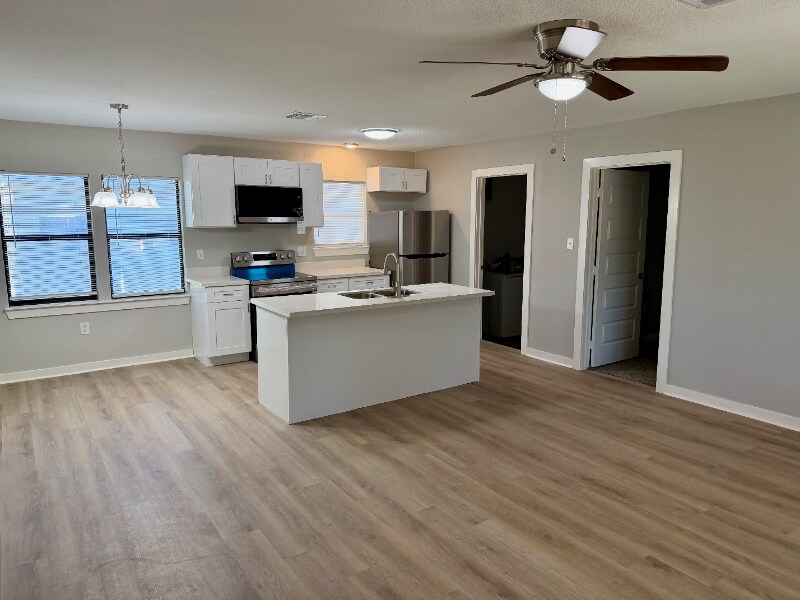 Building Photo - 2306 Staunton Dr