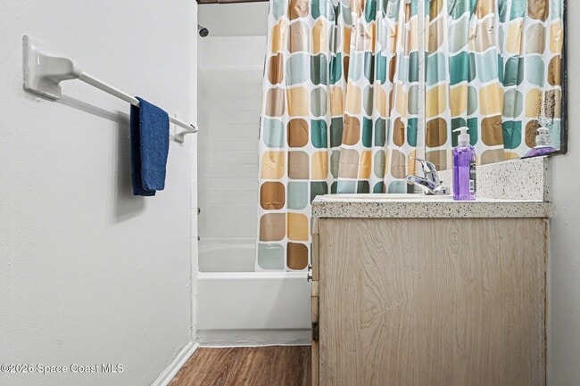 Building Photo - 204 Seminole Ave W