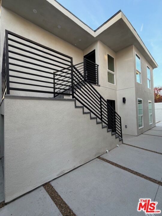 Building Photo - 5191 Lindley Ave