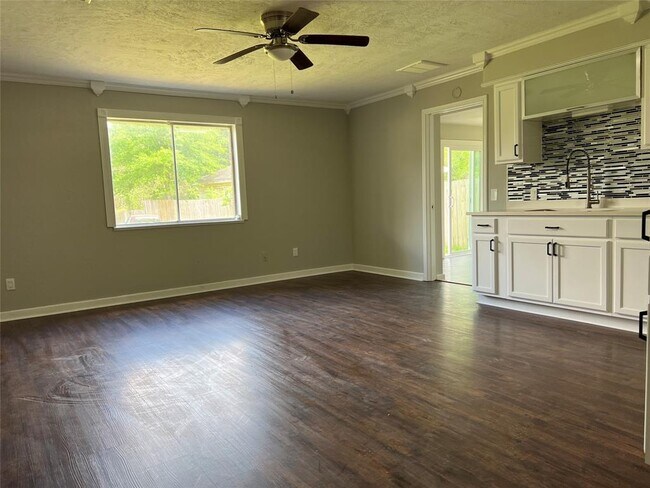 Building Photo - 460 Belvedere Dr