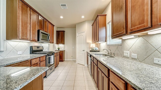 Building Photo - 32706 Oak Heights Ln