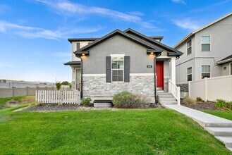 Building Photo - 2147 Kimber Ln