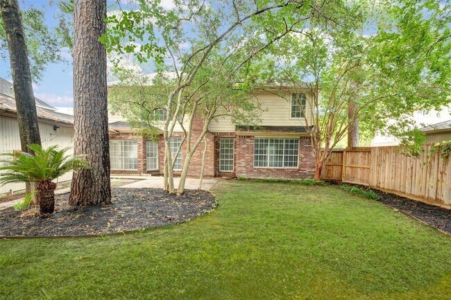 Building Photo - 539 W North Hill Dr