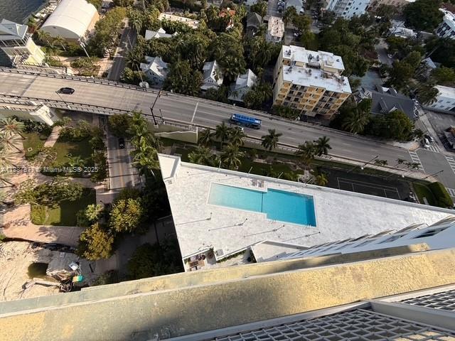 Building Photo - 10 SW South River Dr