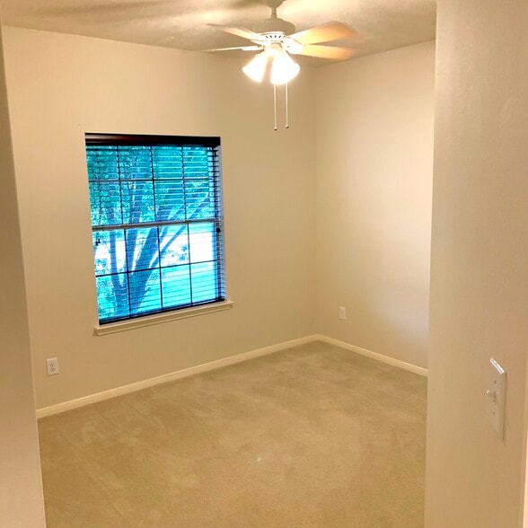 Secondary Bedroom 1 - 8922 Parlin Ridge Dr