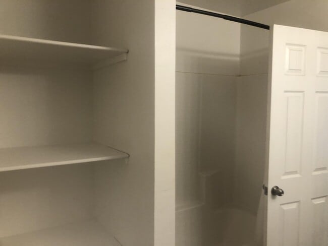 Building Photo - 3400 SE 94th St