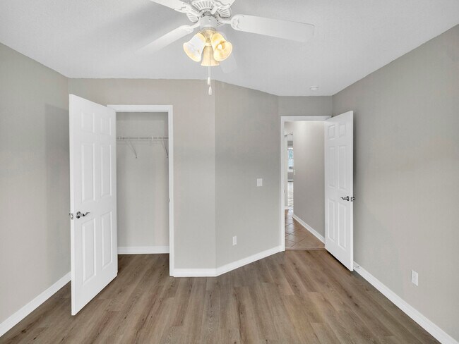 Building Photo - 2427 Tumbleweed Dr