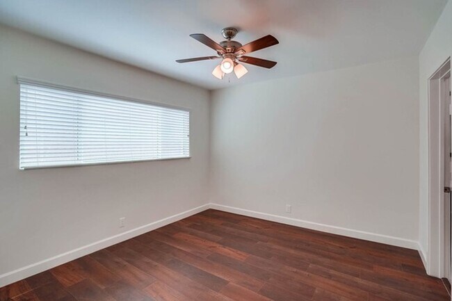 Building Photo - 920 Enterprise Ave