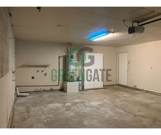 Building Photo - Price Reduced -Now Available 3 Bedroom, 2 ...