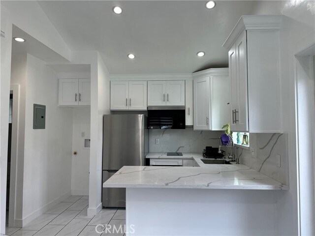 Building Photo - 7013 Bellaire