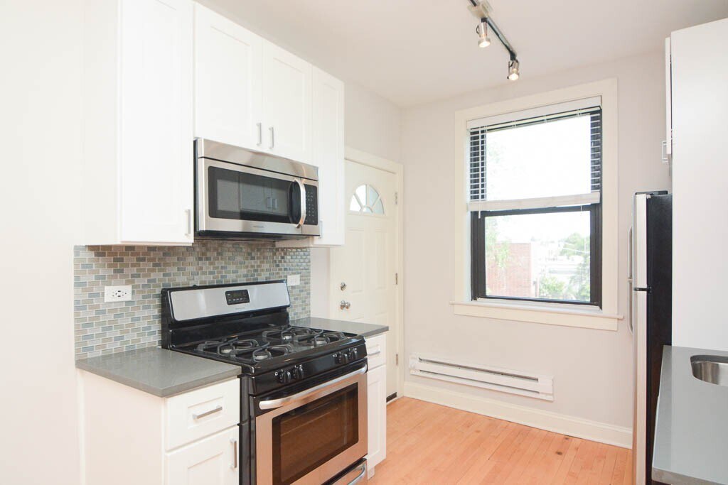 Building Photo - 2303 N Rockwell St