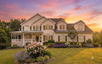 Building Photo - 6910 Fox Ridge Rd
