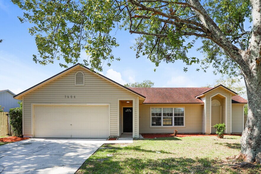 Primary Photo - 7604 Chelmsford Dr