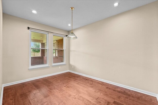 Building Photo - 2758 Laguna Pointe Dr
