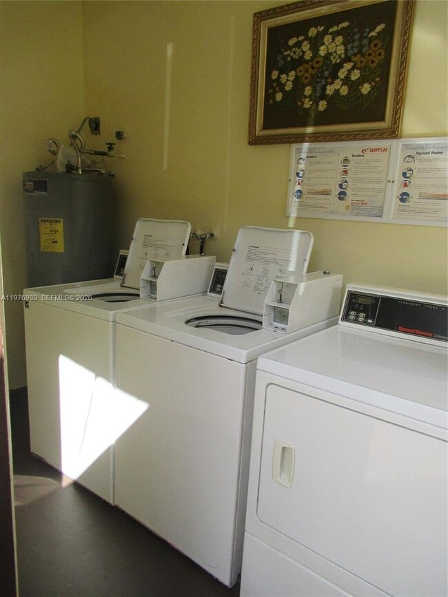 Building Photo - 130 S Cypress Rd